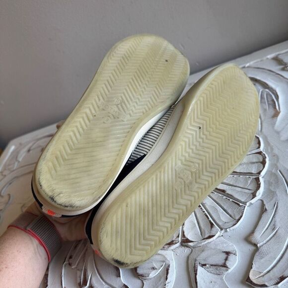 Rothy's The Lace Up Sneaker Classic Navy Off White Cream Stripe size 9 - Picture 6 of 10